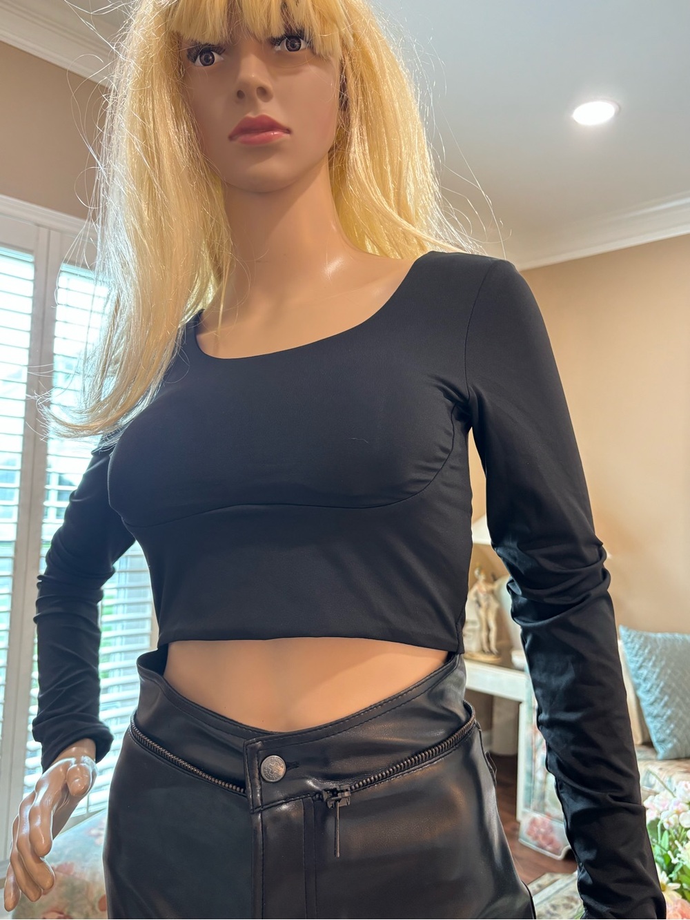 lululemon athletica Black Long-Sleeve Crop Top